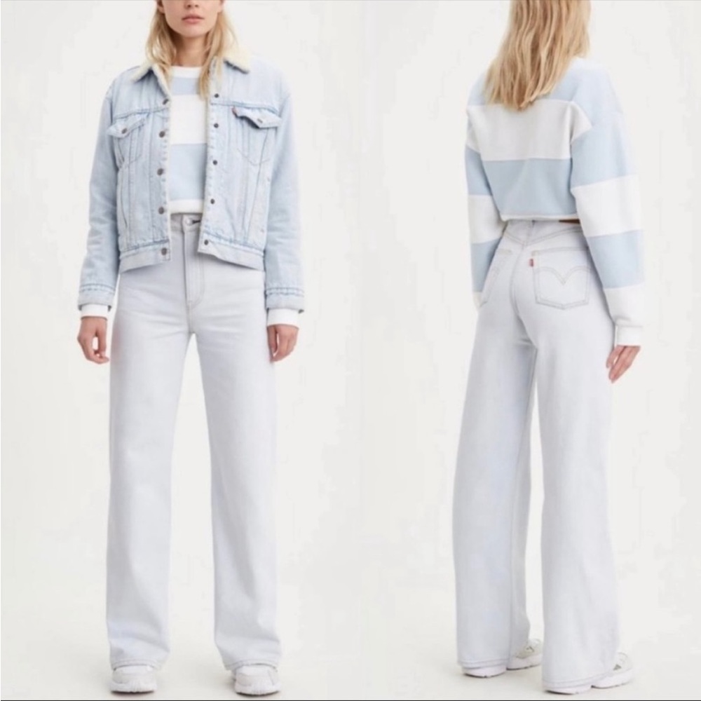 Levi’s Light Wash Ribcage Wide Leg Jeans 29